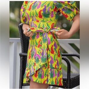 Emily McCarthy Lola Wrap Dress in Peekaboo Cat Print Size Medium NEW